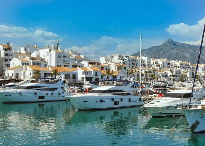 Stylish With Terrace, Pool And Parking Rems *