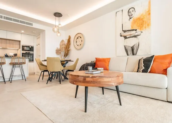 Apartman Stylish With Terrace, Pool And Parking Rems