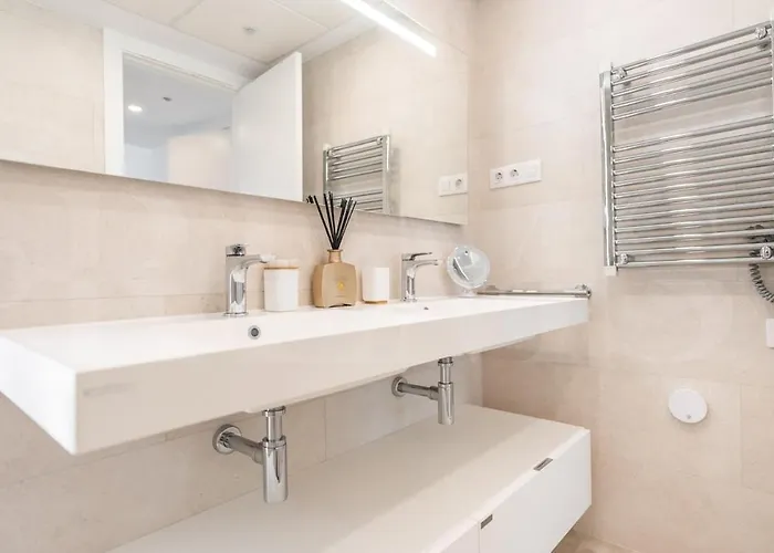 Apartman Stylish With Terrace, Pool And Parking Rems *