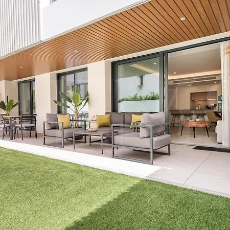 Stylish With Terrace, Pool And Parking Rems Apartment *