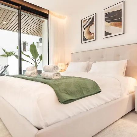 Stylish With Terrace, Pool And Parking Rems 아파트 푸엔히롤라