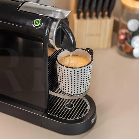 Stylish With Terrace, Pool And Parking Rems