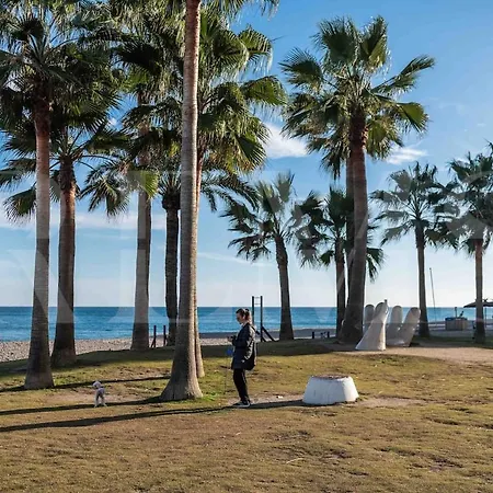 Stylish With Terrace, Pool And Parking Rems *