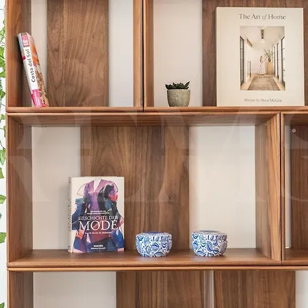 Stylish With Terrace, Pool And Parking Rems Apartman