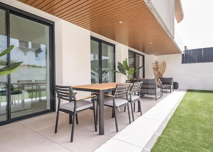 Apartment Stylish With Terrace, Pool And Parking Rems