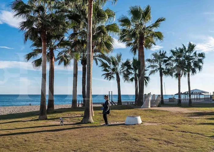 Stylish With Terrace, Pool And Parking Rems *