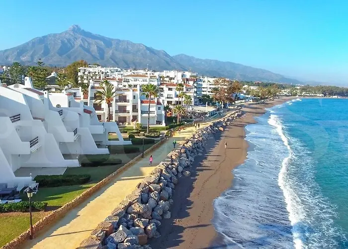 Lägenhet Stylish With Terrace, Pool And Parking Rems