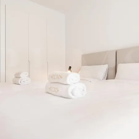 Appartement Stylish With Terrace, Pool And Parking Rems