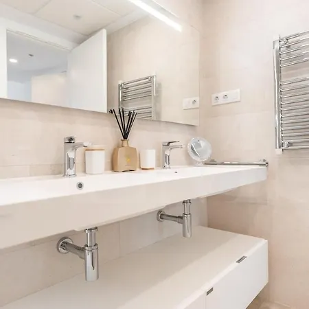 Appartement Stylish With Terrace, Pool And Parking Rems *